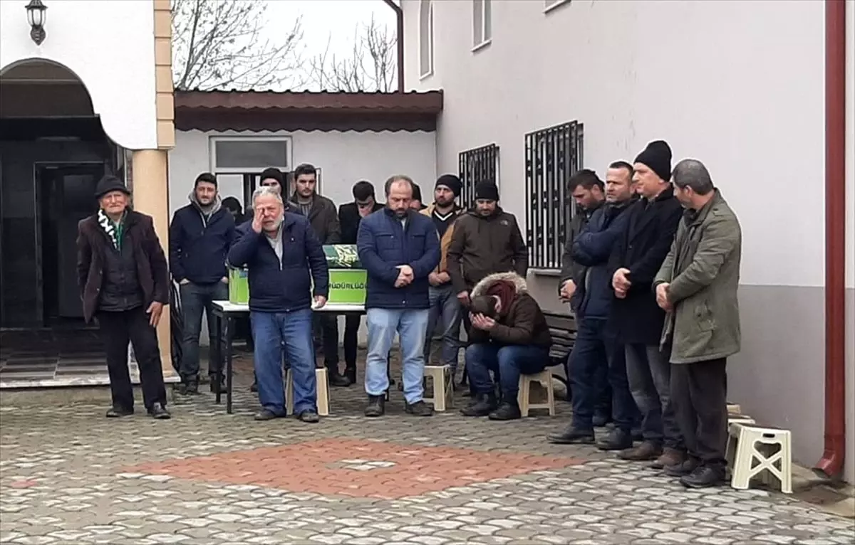 Yangında evde mahsur kalarak ölen çocuk toprağa verildi