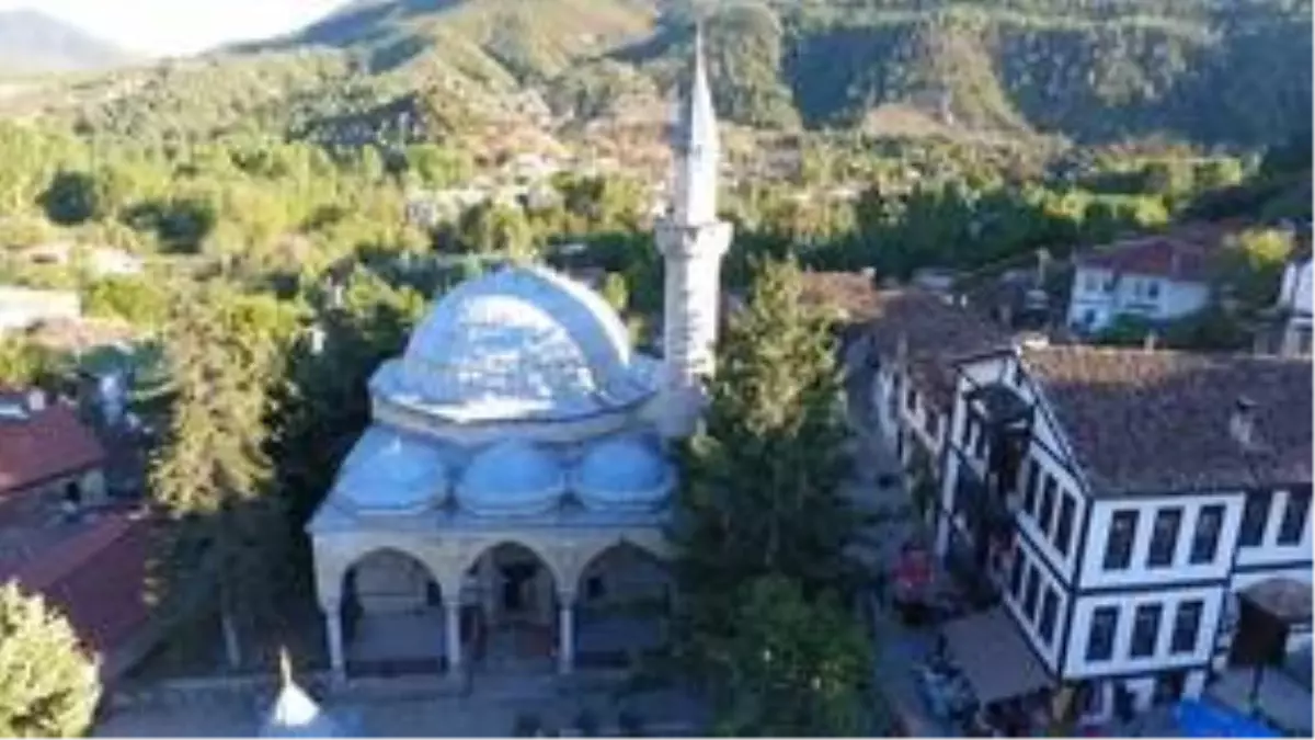 504 yıllık cami tarihe ışık tutuyor