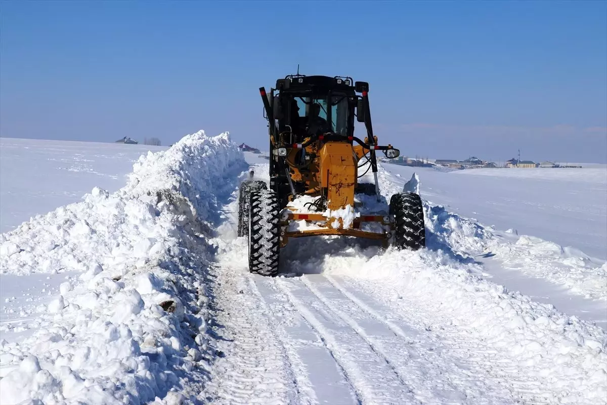 Ağrı\'da 30 bin kilometre karlı yol ulaşıma açıldı