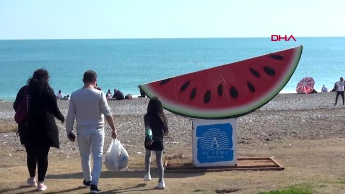Antalya şubat ortasında yaz sıcağını görenler sahili doldurdu