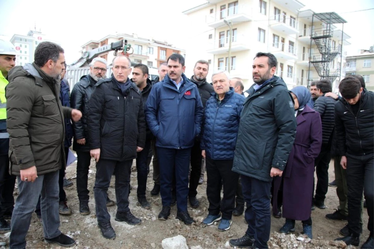 Bakan Kurum: "Bir yıl içerisinde projelerimizi tamamlayıp Elazığ\'ımızı sıkıntıdan kurtaracağız"