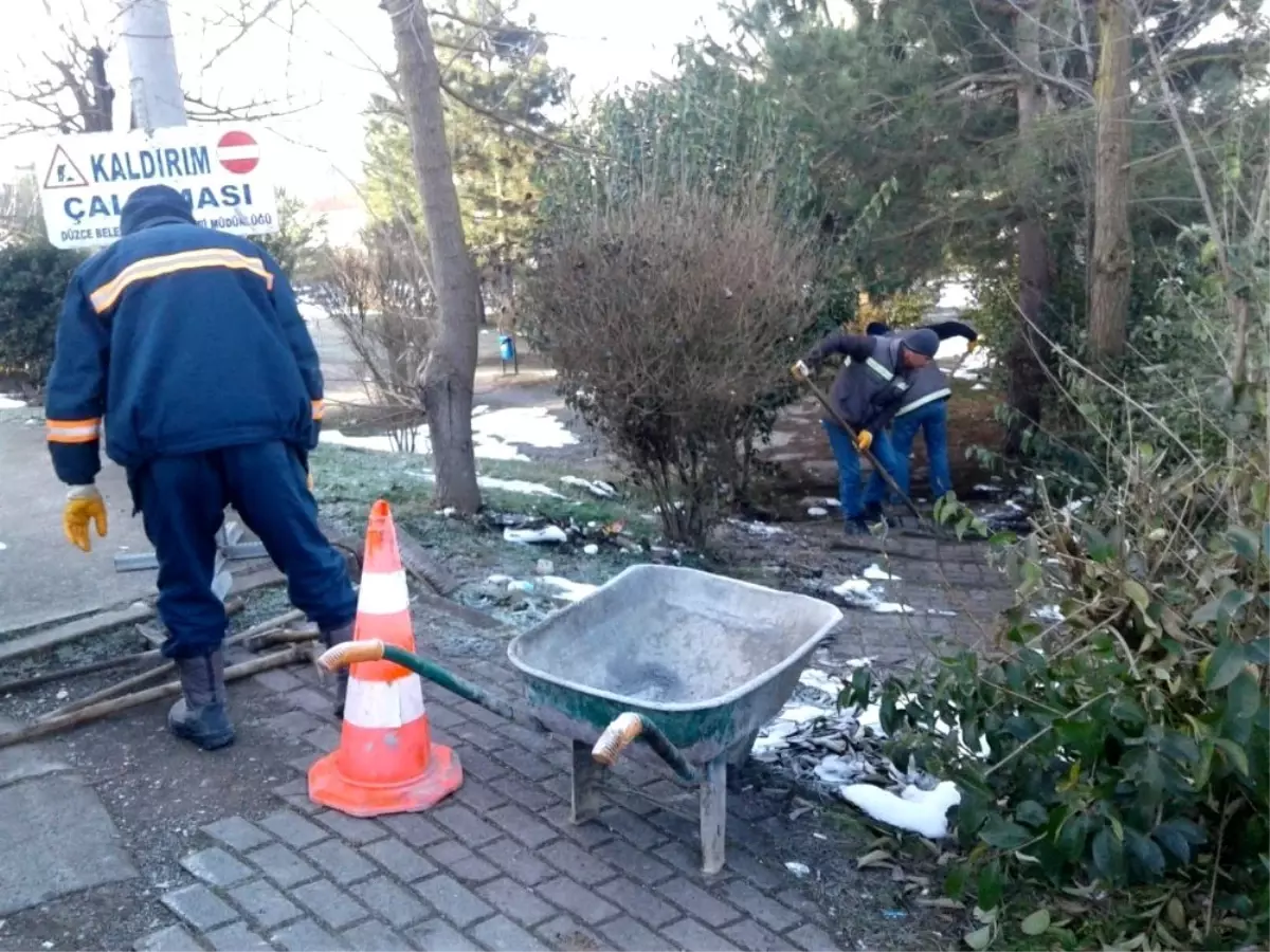 Düzce Belediyesi, Bahçeşehir\'de merdivenleri onardı