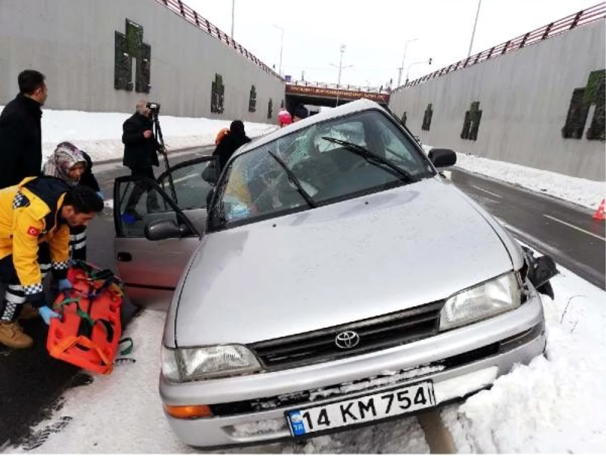 Erciş\'te kaza: Aynı aileden 5 kişi yaralı
