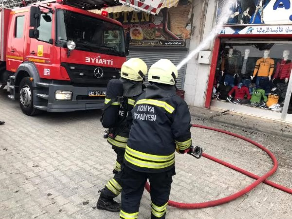 Konya\'da, apartmanda depo yangını