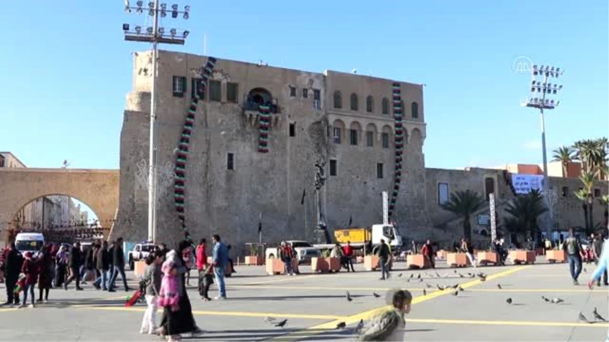 Libyalılar 17 Şubat devrimini kutlamaya başladı