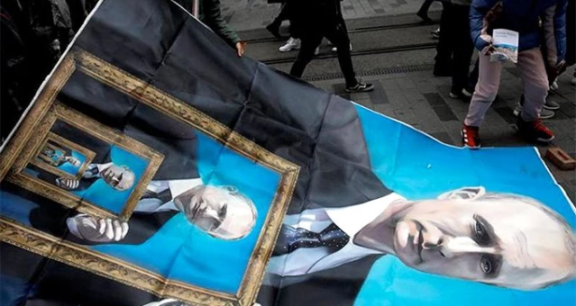 Rusya'nın İstanbul Büyükelçiliği'nin bulunduğu sokağa Putin posteri asılmasına izin verilmedi - Son Dakika