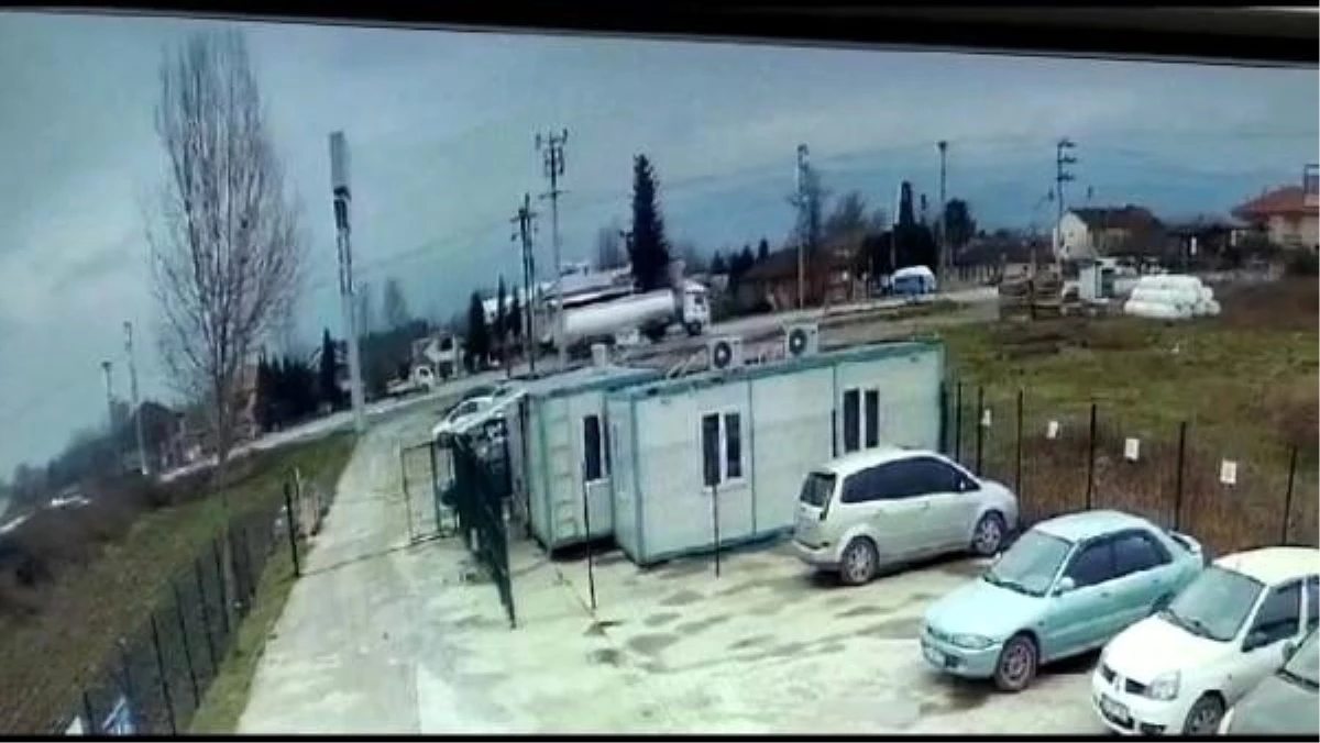 Sakarya\'da 1 kişinin öldüğü kaza, güvenlik kamerasında