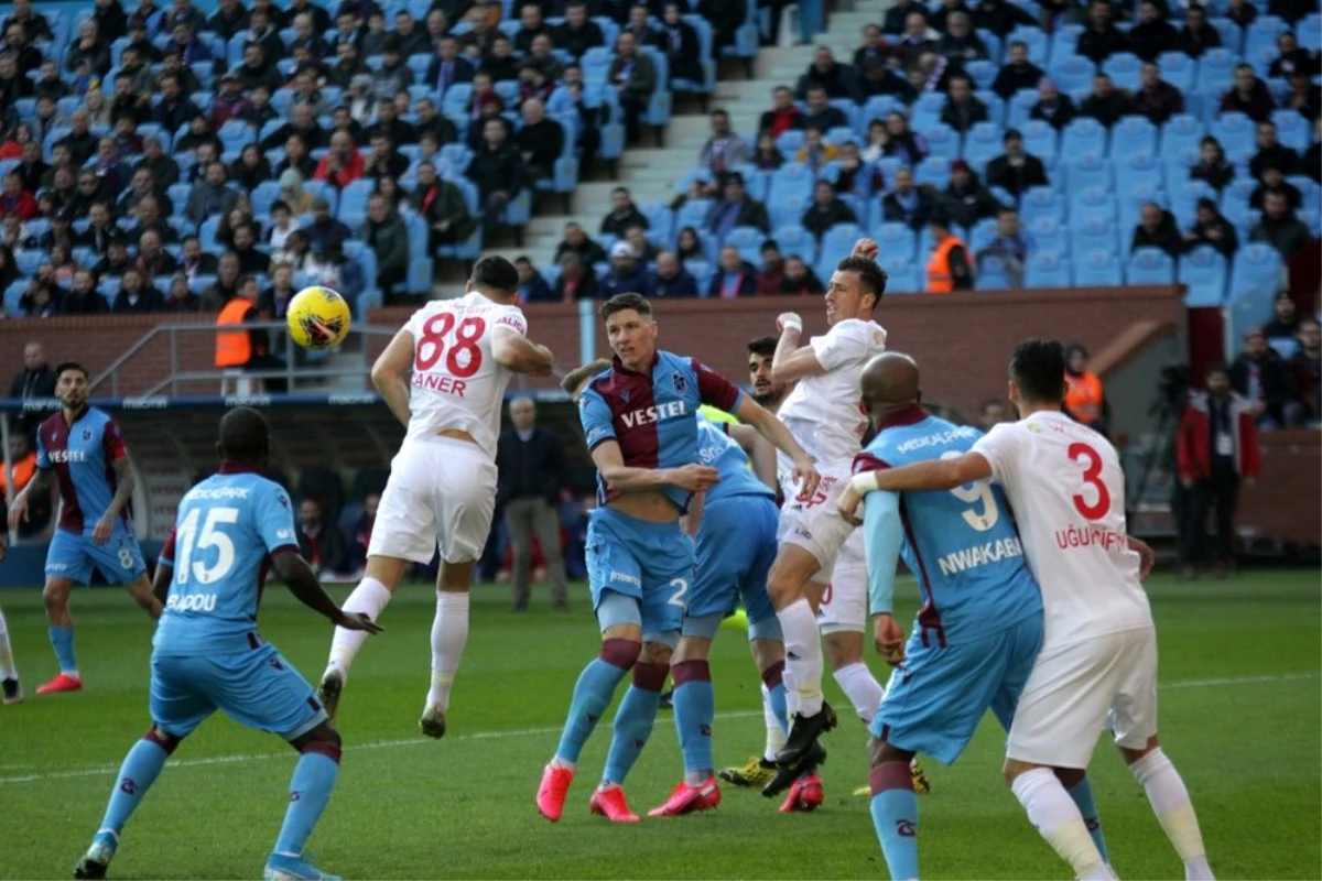 Süper Lig: Trabzonspor: 2 - Sivasspor: 0 (İlk yarı)