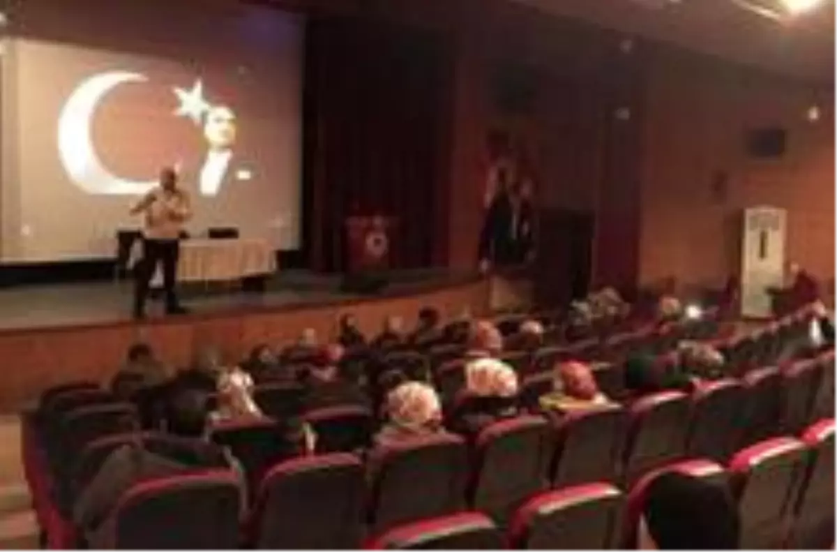 Ahlat\'ta "Çocuğun Okul Başarısında Ailenin Rolü" konferansı