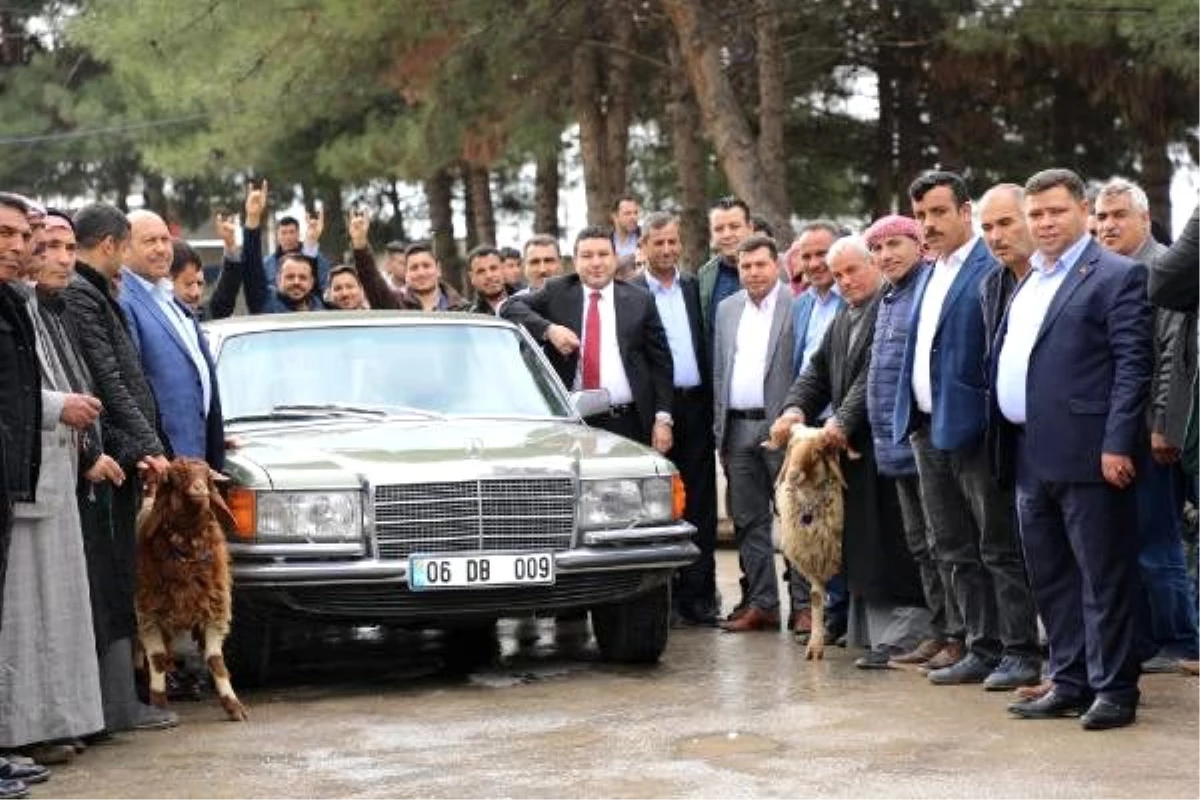 Devlet Bahçeli\'nin hediye ettiği otomobil, Harran\'da kurban kesilerek karşılandı