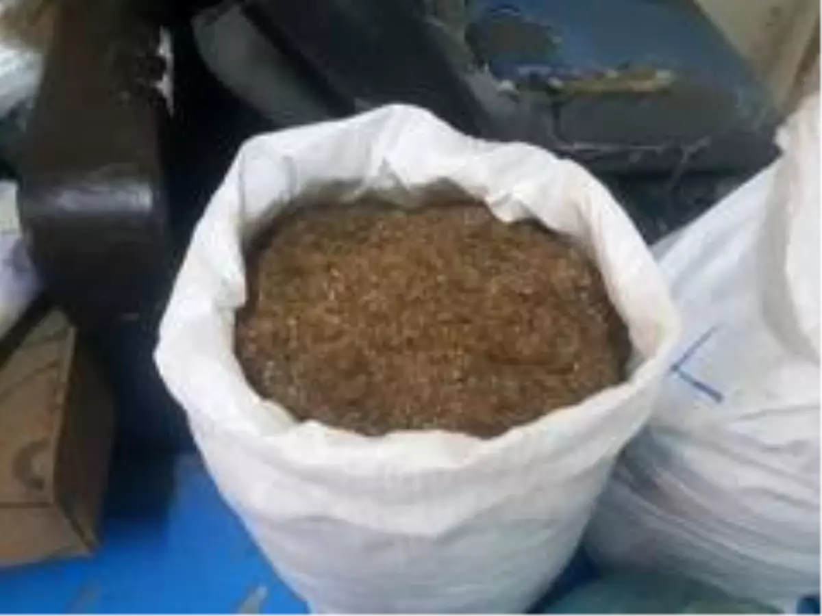 Başakşehir\'de 500 bin TL\'lik sahte nargile tütünü baskını