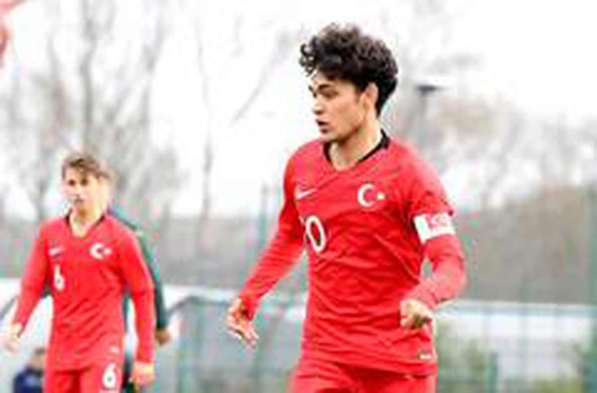 Galatasaray\'da Mustafa Kapı kadro dışı bırakıldı