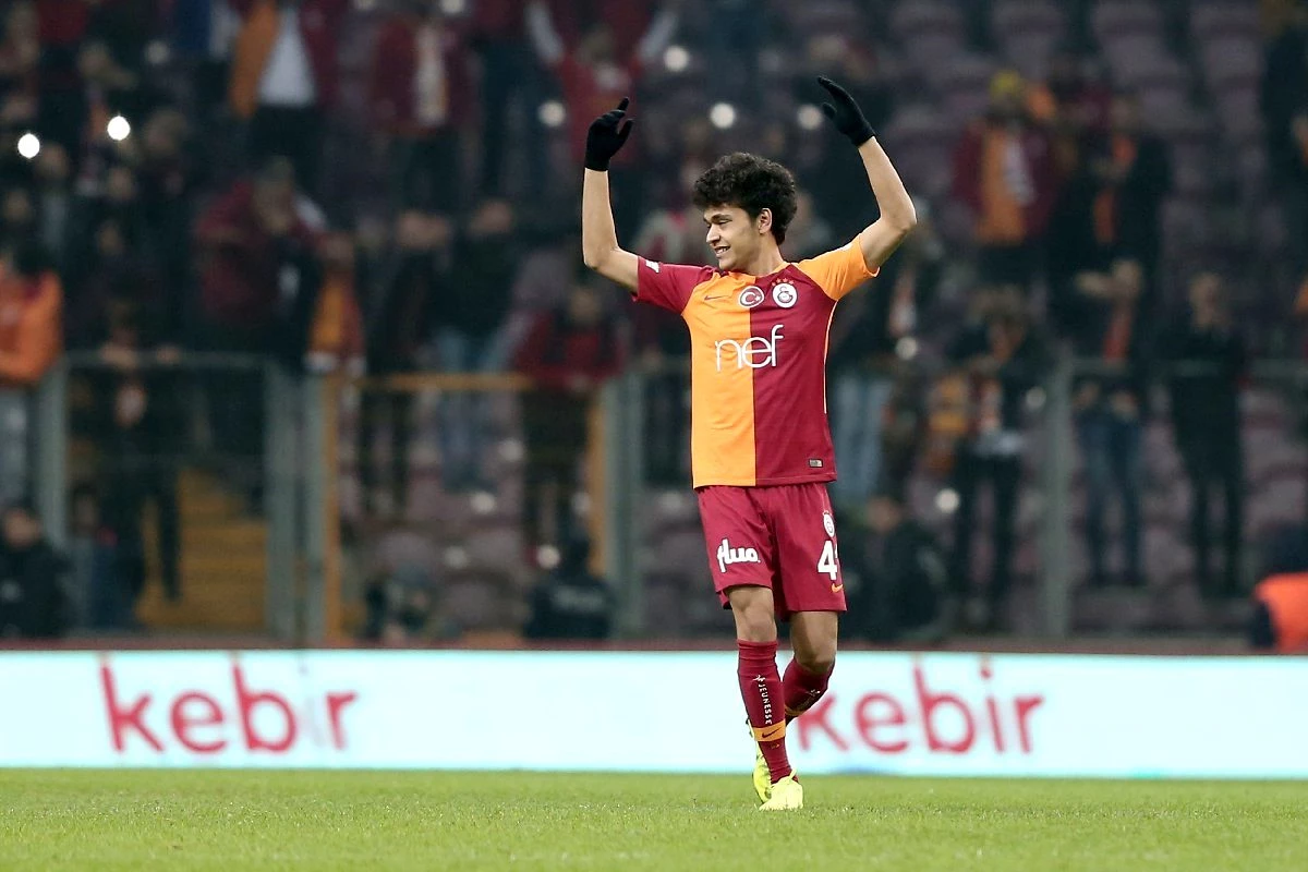 Galatasaray, genç oyuncusu Mustafa Kapı\'yı kadro dışı bıraktı