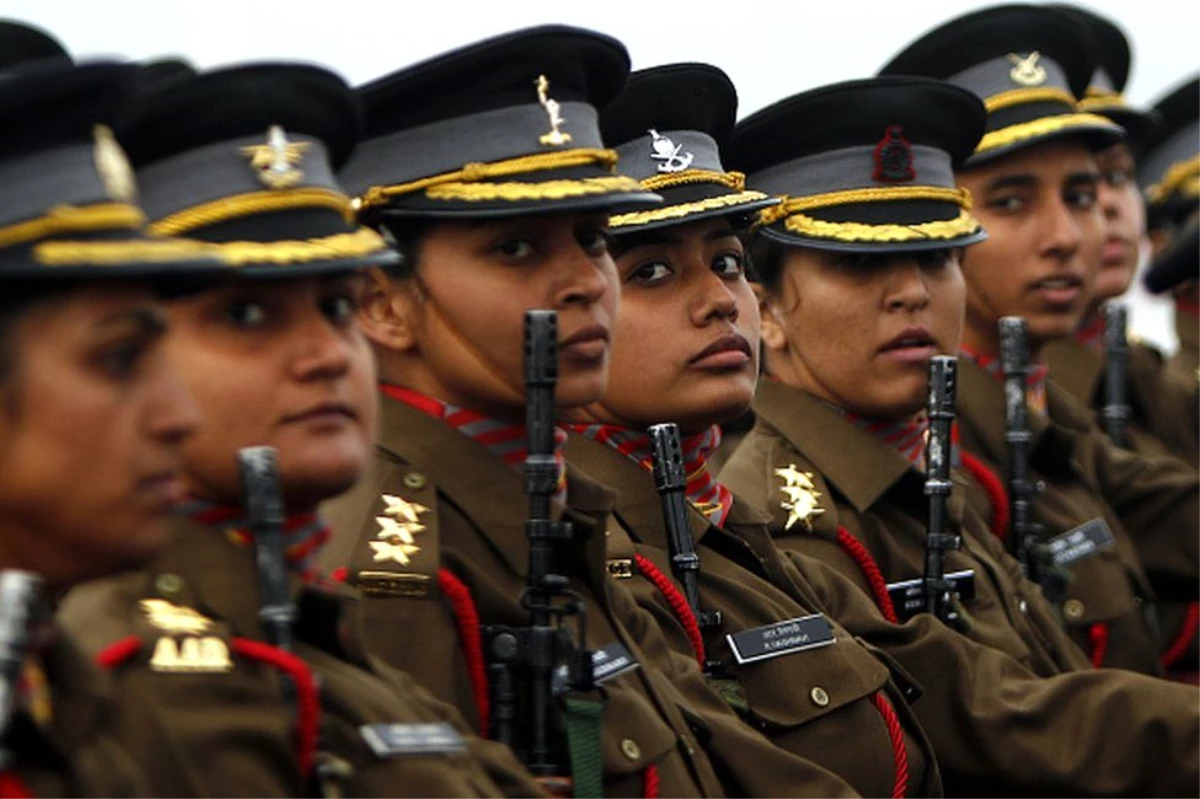 Hint ordusunda kadın subaylar artık eşit haklara sahip olacak, komutanlık da yapabilecek