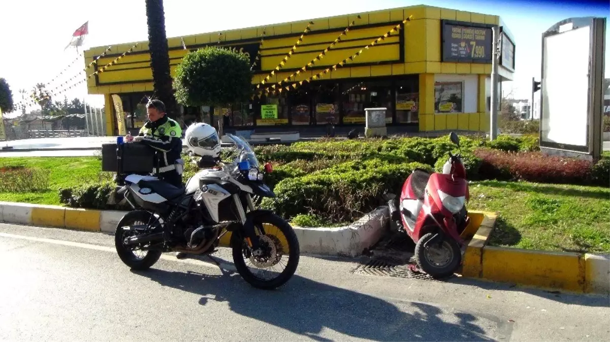 Polisin \'Dur\' ihtarına uymayan motosikletli, kaza yapınca yakayı ele verdi