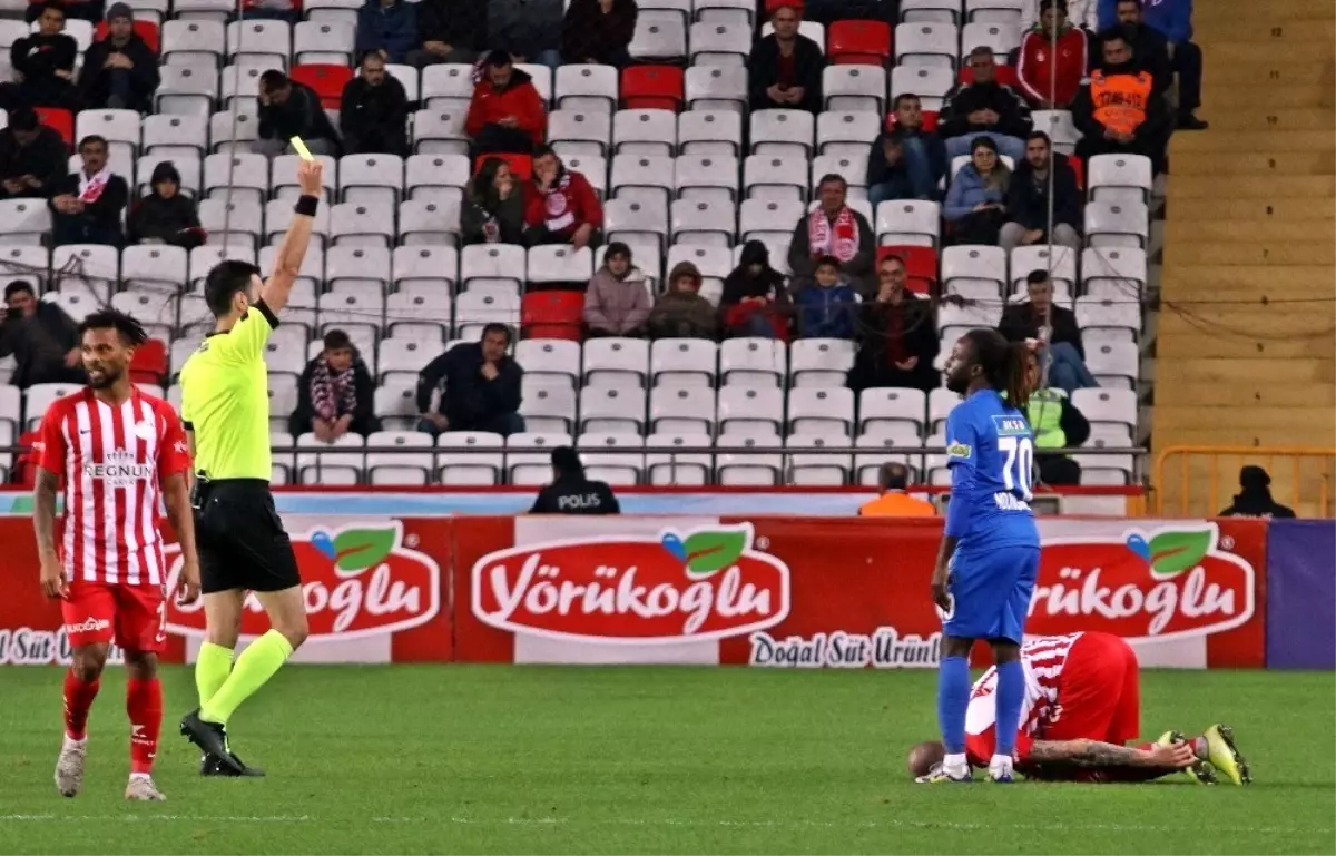 Süper Lig: Antalyaspor: 3 - Kasımpaşa: 1 (Maç sonucu)