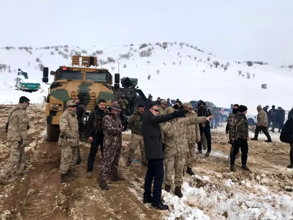 Vali Oktay Çağatay, operasyondaki jandarma birliklerini ziyaret etti