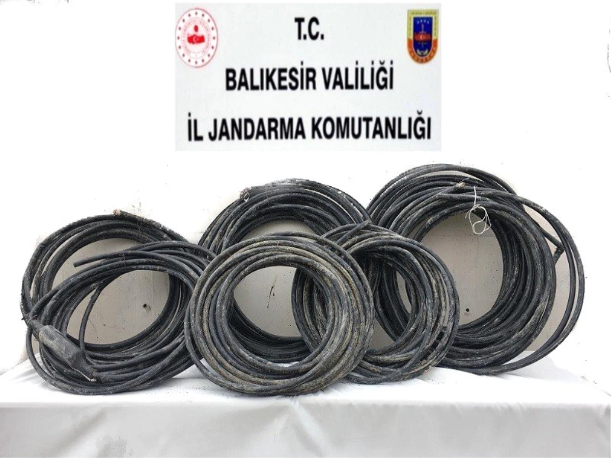 4 bin metre haberleşme kablosunu çalan hırsızlar yakalandı