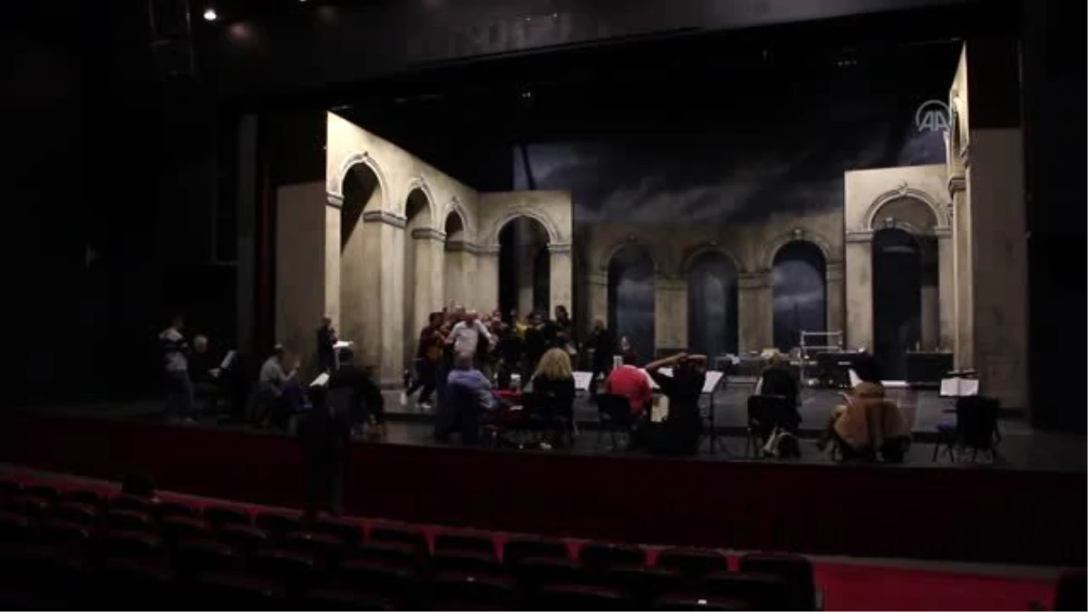 Antalya Devlet Opera ve Balesi "Sevil Berberi"nin prömiyerine hazırlanıyor