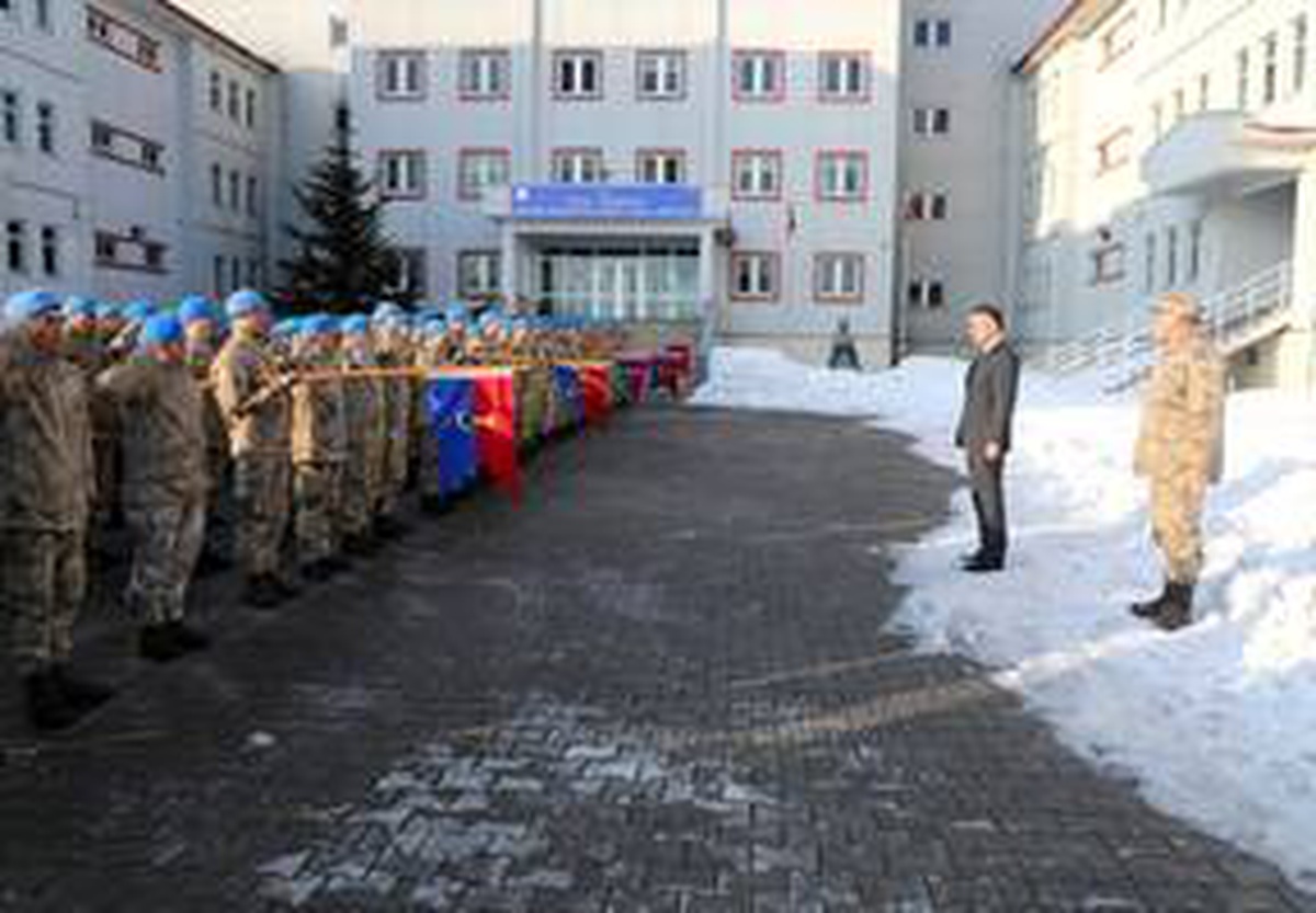 Bitlis Valisi Çağatay, komandoları ziyaret etti