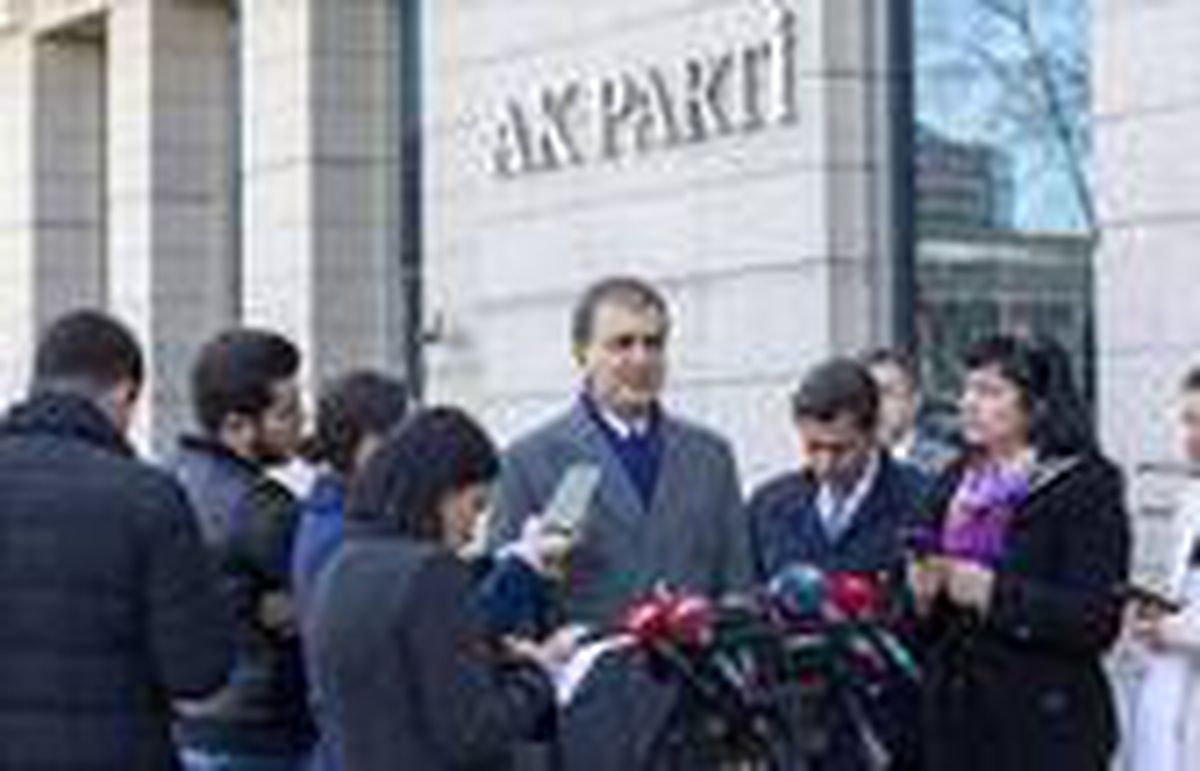 Çelik: Darbe tartışması lüzumsuz bir gündemdir