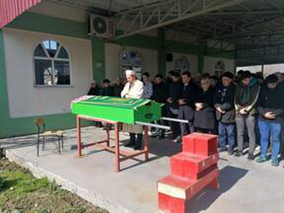 Düzce\'de eşi tarafından öldürülen kadın Samsun\'da toprağa verildi