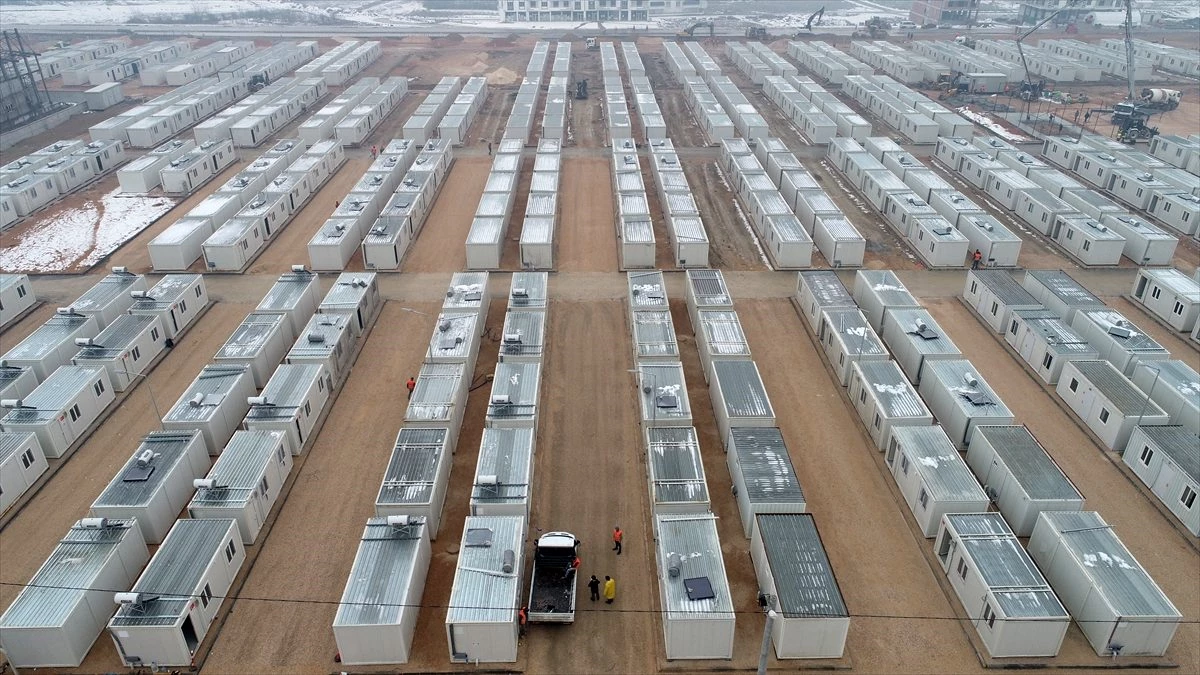 Elazığ\'da konteyner kent kurulum çalışmaları sürüyor
