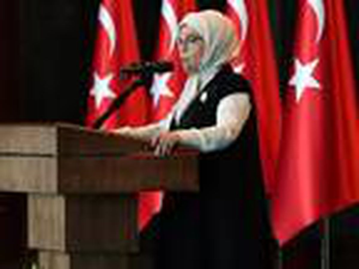 Emine Erdoğan: İslam\'ın kadına verdiği değeri anlatamıyoruz