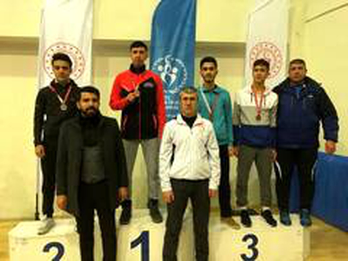 Gaziantepli sporculardan Gençler Karete Okul Yarışmalarında 10 madalya