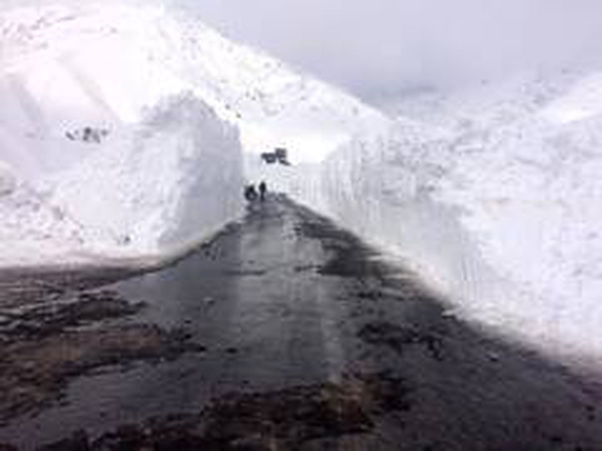 Hakkari-Şırnak kara yoluna çığ düştü