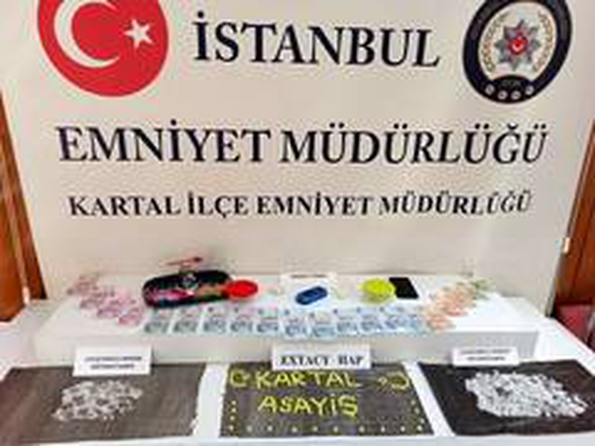 Kartal\'da gençlere uyuşturucu satışı yapan şahıs kıskıvrak yakalandı