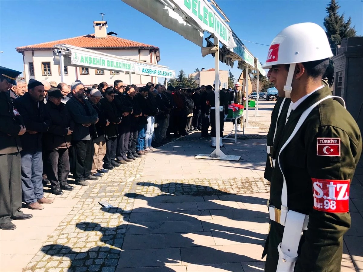 Kıbrıs Gazisi Yiğit Akşehir\'de defnedildi