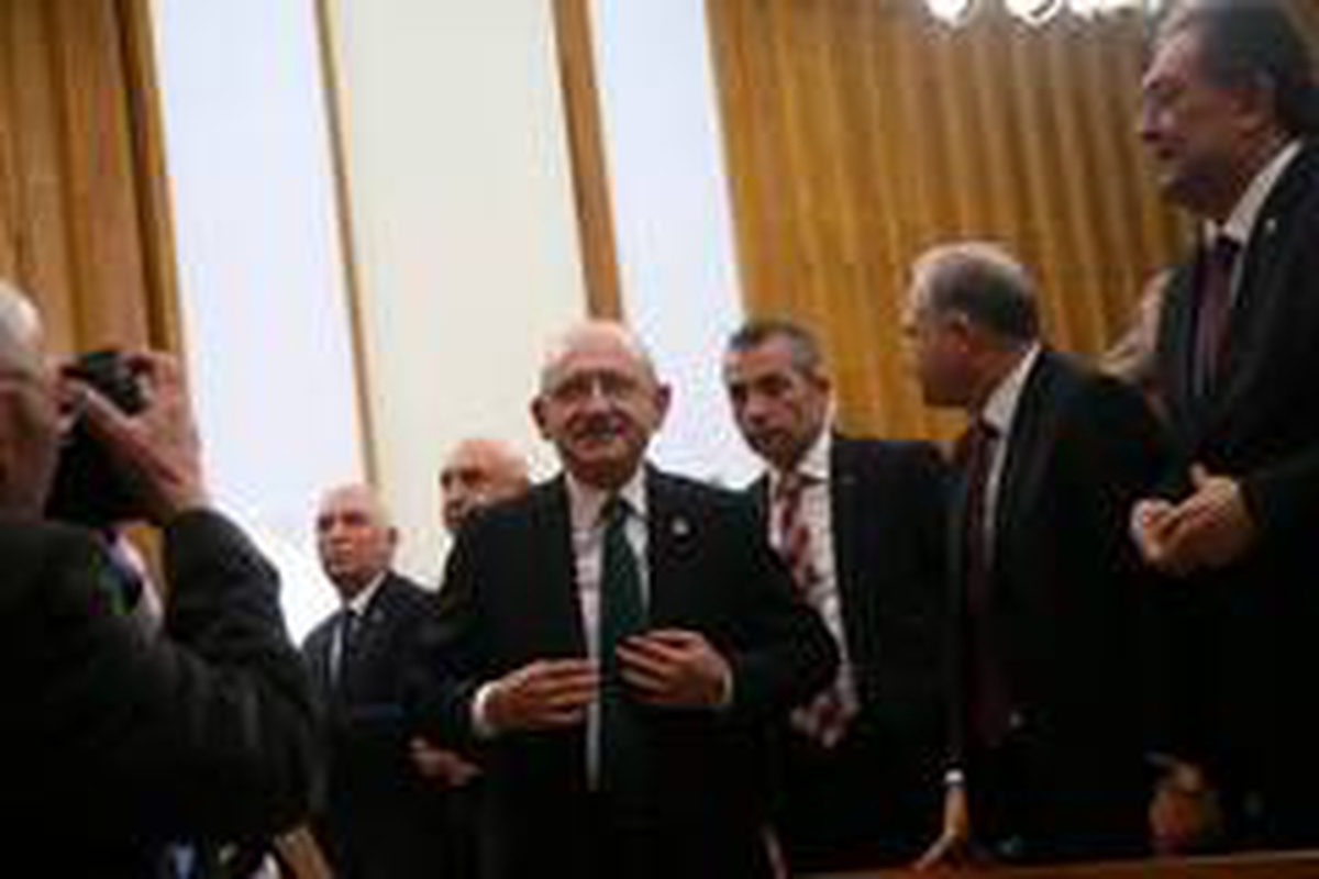 Kılıçdaroğlu: "Gençler dünyayı bizden daha iyi sorguluyorlar"