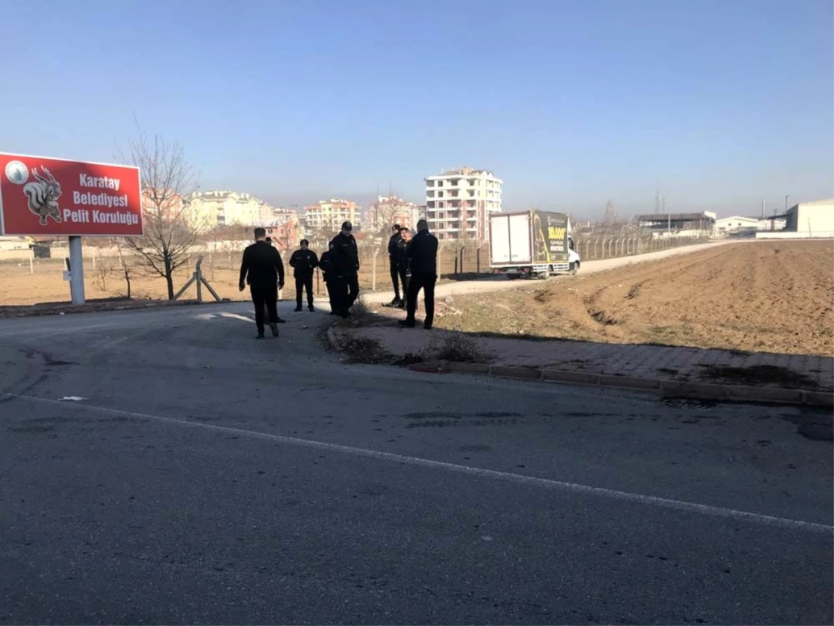 Konya\'da kamyonet yan yattı: 9 yaralı