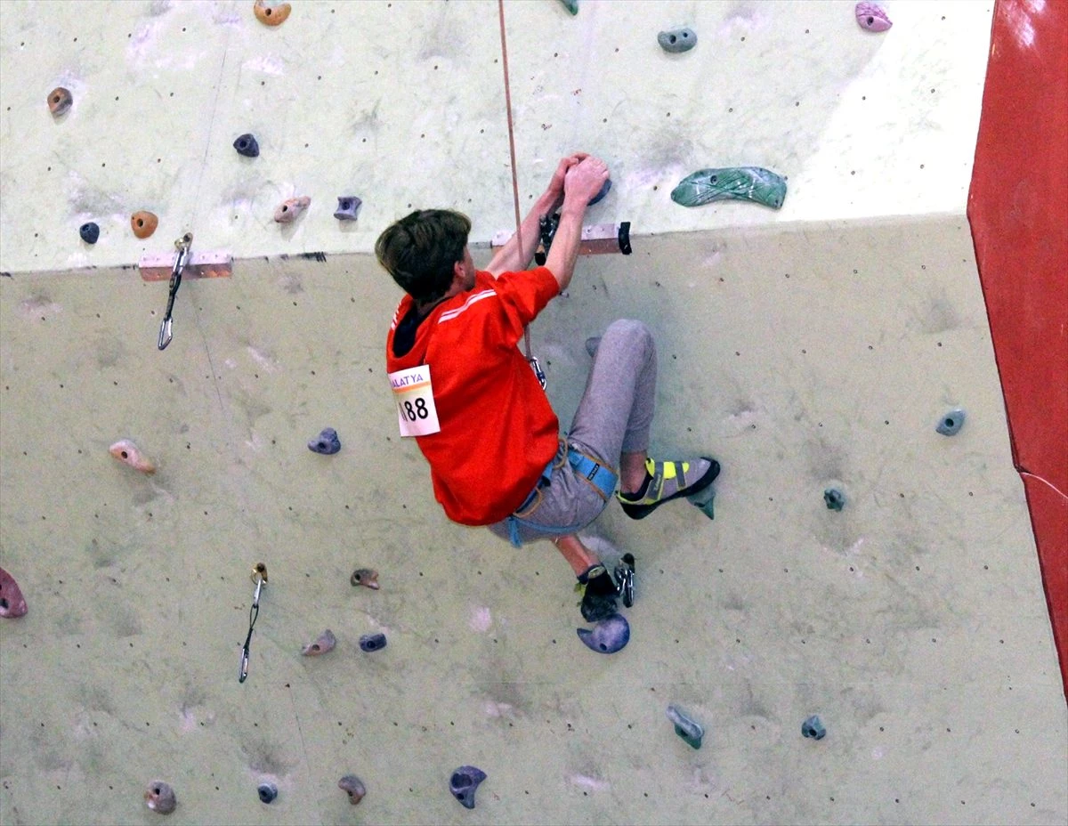 Malatya\'da okullararası spor tırmanışı il birinciliği müsabakaları başladı