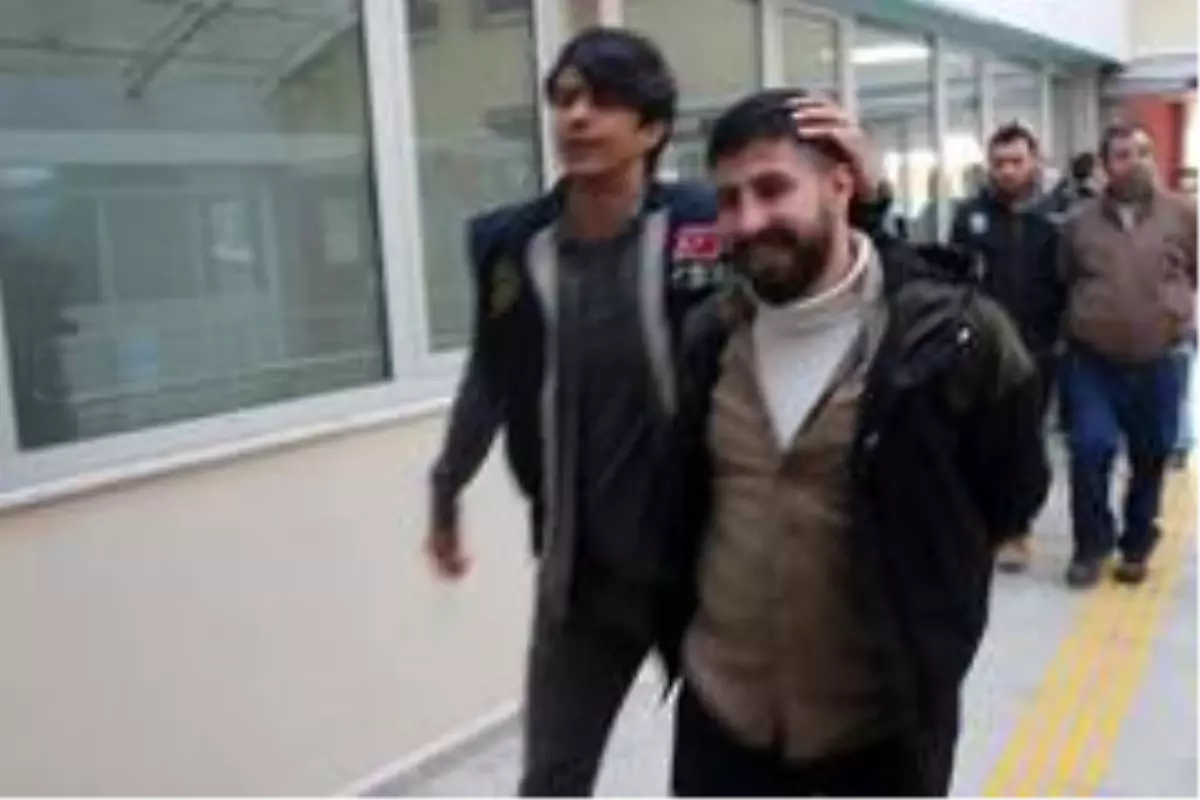PKK/KCK\'nın eylem ve faaliyetlerine katıldıkları iddia edilen 9 kişi adliyede