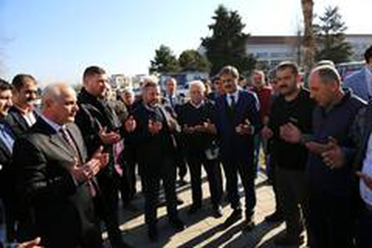 Serdivan\'dan toplanan yardımlar dualarla Elazığ\'a yola çıktı