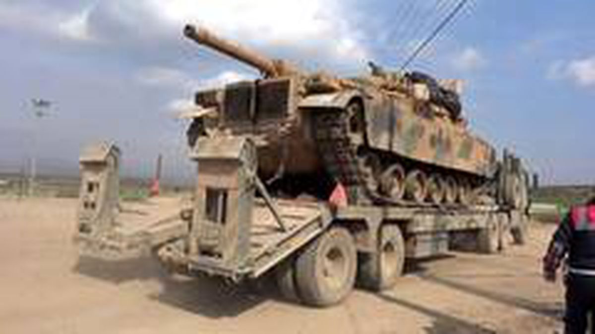 Sınıra tank sevkiyatı devam ediyor