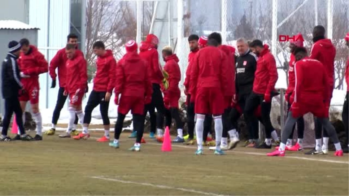 Sivasspor, alanyaspor maçı hazırlıklarını 2 eksikle sürdürdü