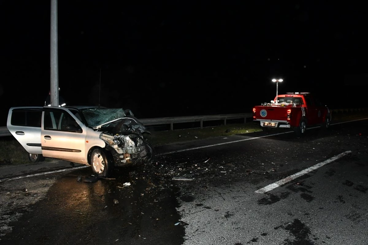 Tekirdağ\'da iki otomobilin çarpıştığı kazada sürücülerden biri öldü