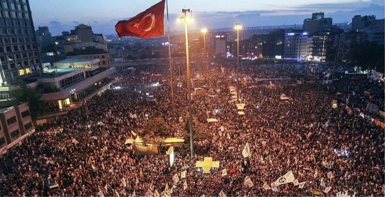 Uluslararası ajanslar, Gezi Parkı davasındaki tahliye kararlarını "Son dakika" olarak geçti