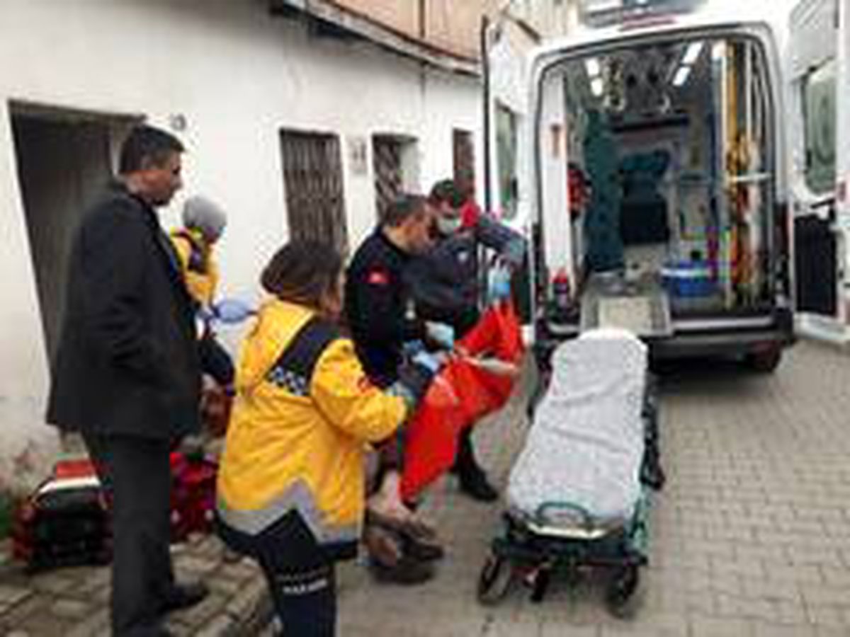 Yaşlı adamı ölümden sağlık ekipleri kurtardı