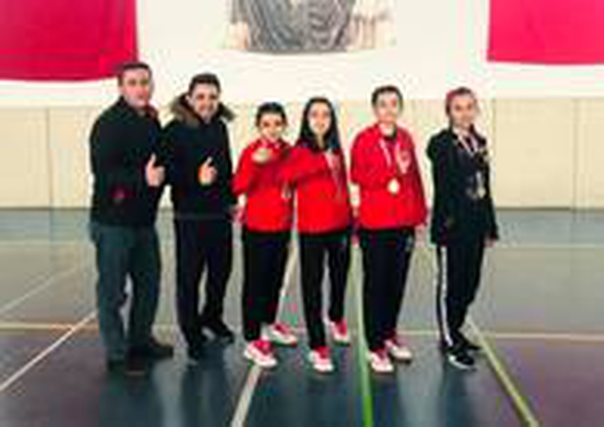 Badminton bölgesi birincisi Hafik oldu
