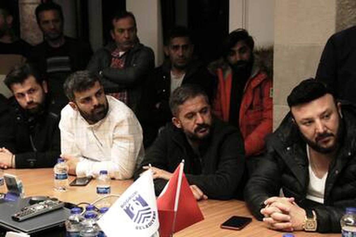Başkan Aras eğlence mekanı sahipleri ile bir araya geldi