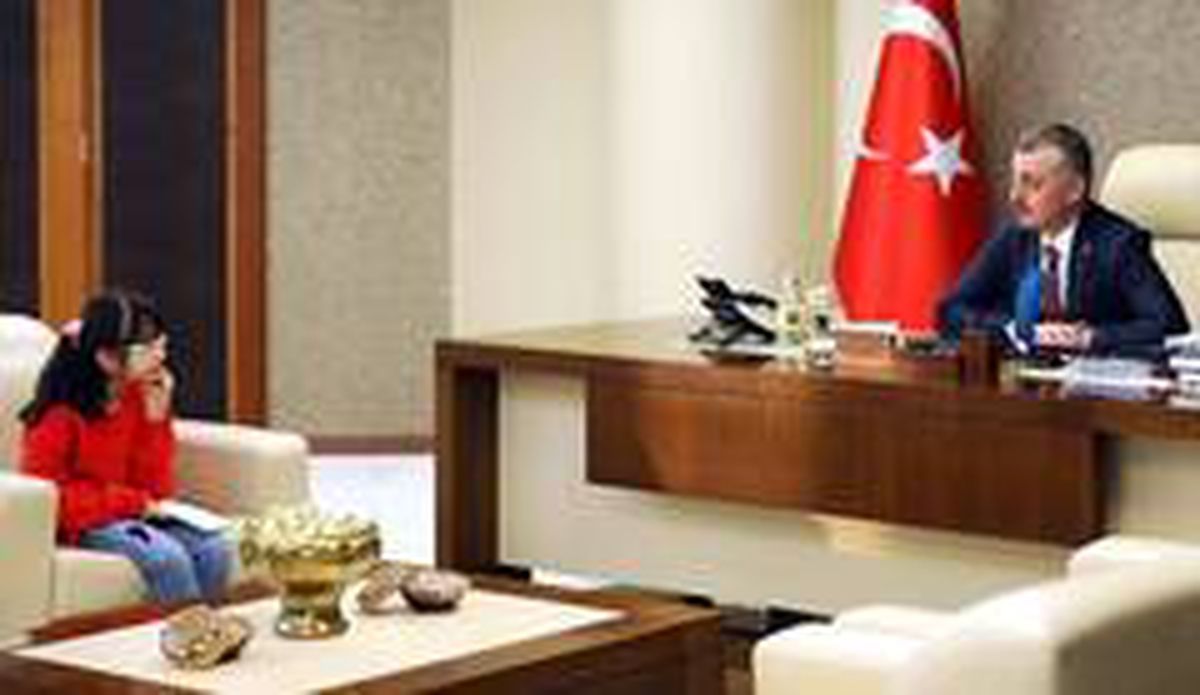 Başkan Büyükakın, minik öğrencinin çevre sorularını yanıtladı