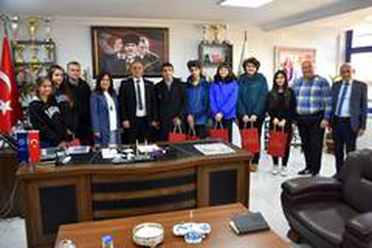 Başkan Kaya\'dan gençlere destek