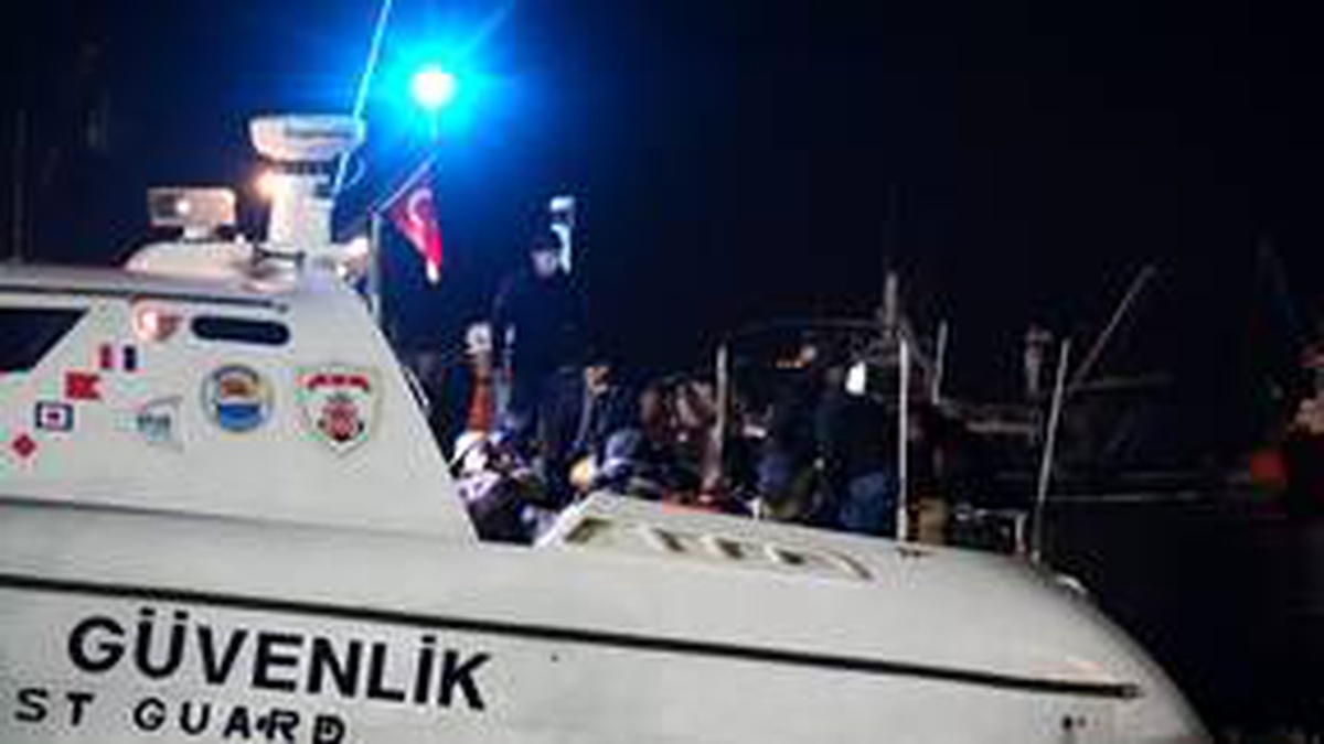 Çanakkale\'de 54 düzensiz göçmen yakalandı