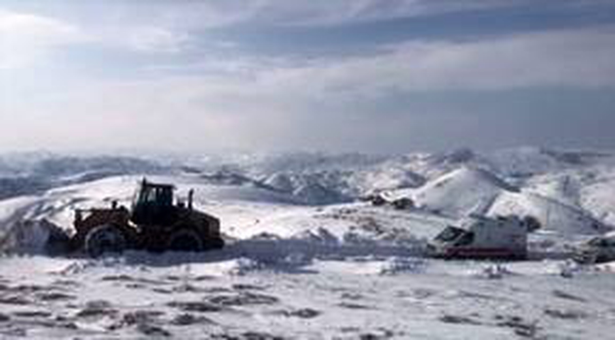 Erzincan\'da hasta kadın 6 saatlik çalışmayla hastaneye ulaştırıldı