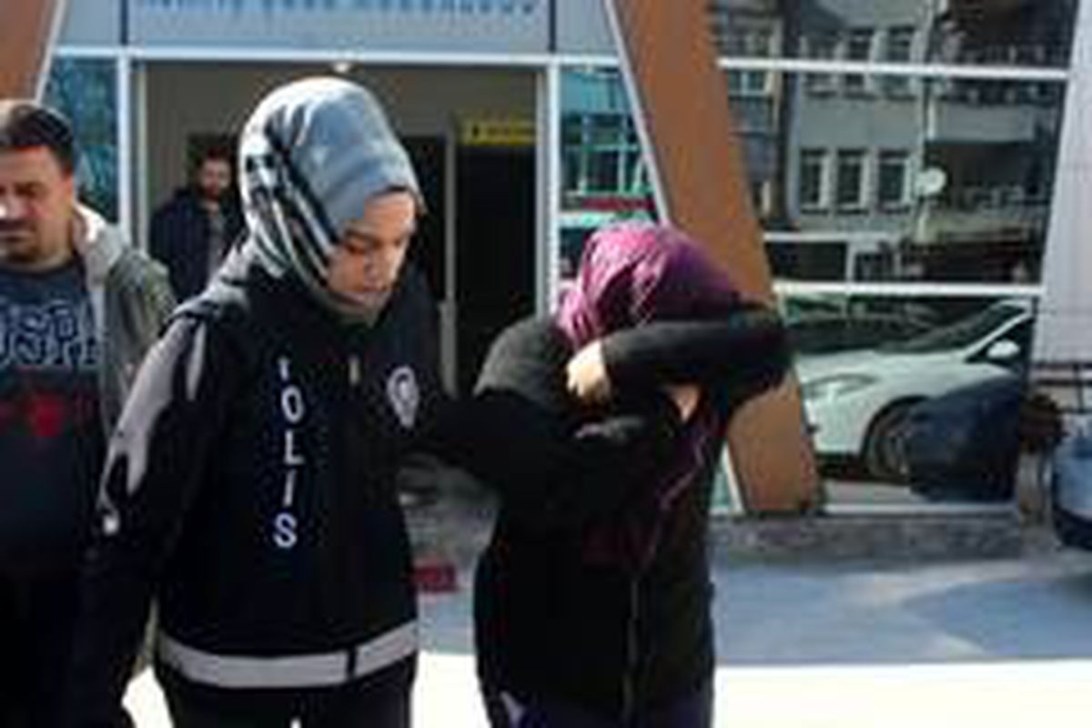Evlerden 100 bin TL\'lik soygun yapan şahıslardan biri tutuklandı