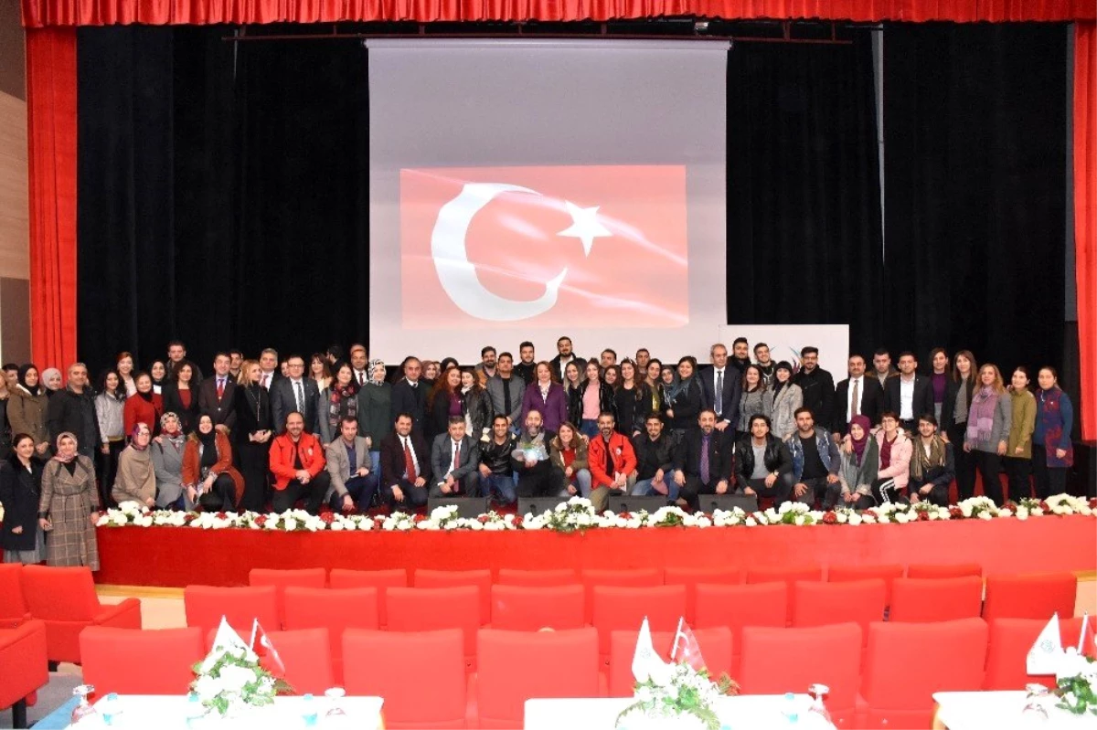 "Gençlik, Şuur, Öz güven ve İletişim" konferansı verildi